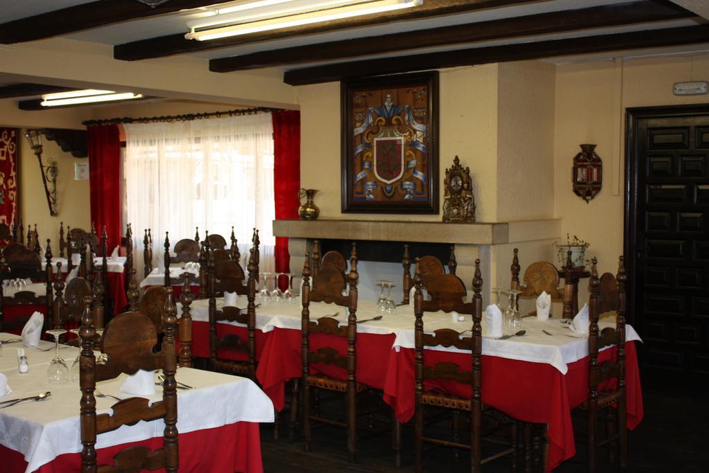 Hotel Restaurante Astorga Pradorrey Exterior photo